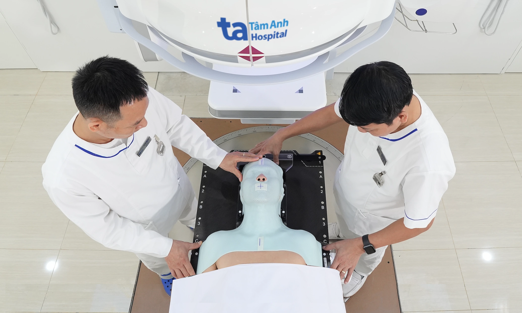 How tonsil cancer radiotherapy is performed