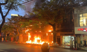 Major fire at Vo Anh banh mi restaurant in Hai Phong