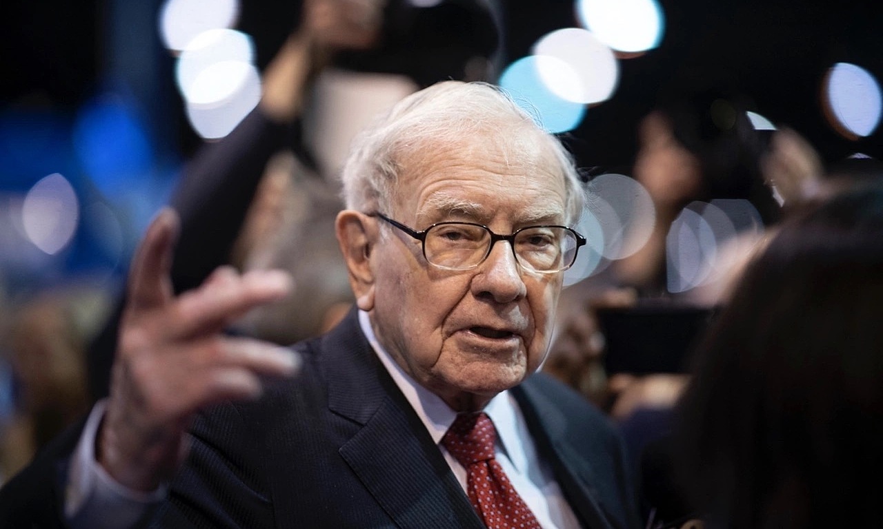 Warren Buffett's company injects over 10 billion USD more into Alphabet