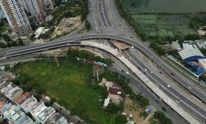 Another bridge ramp at Ho Chi Minh City's largest interchange set to open