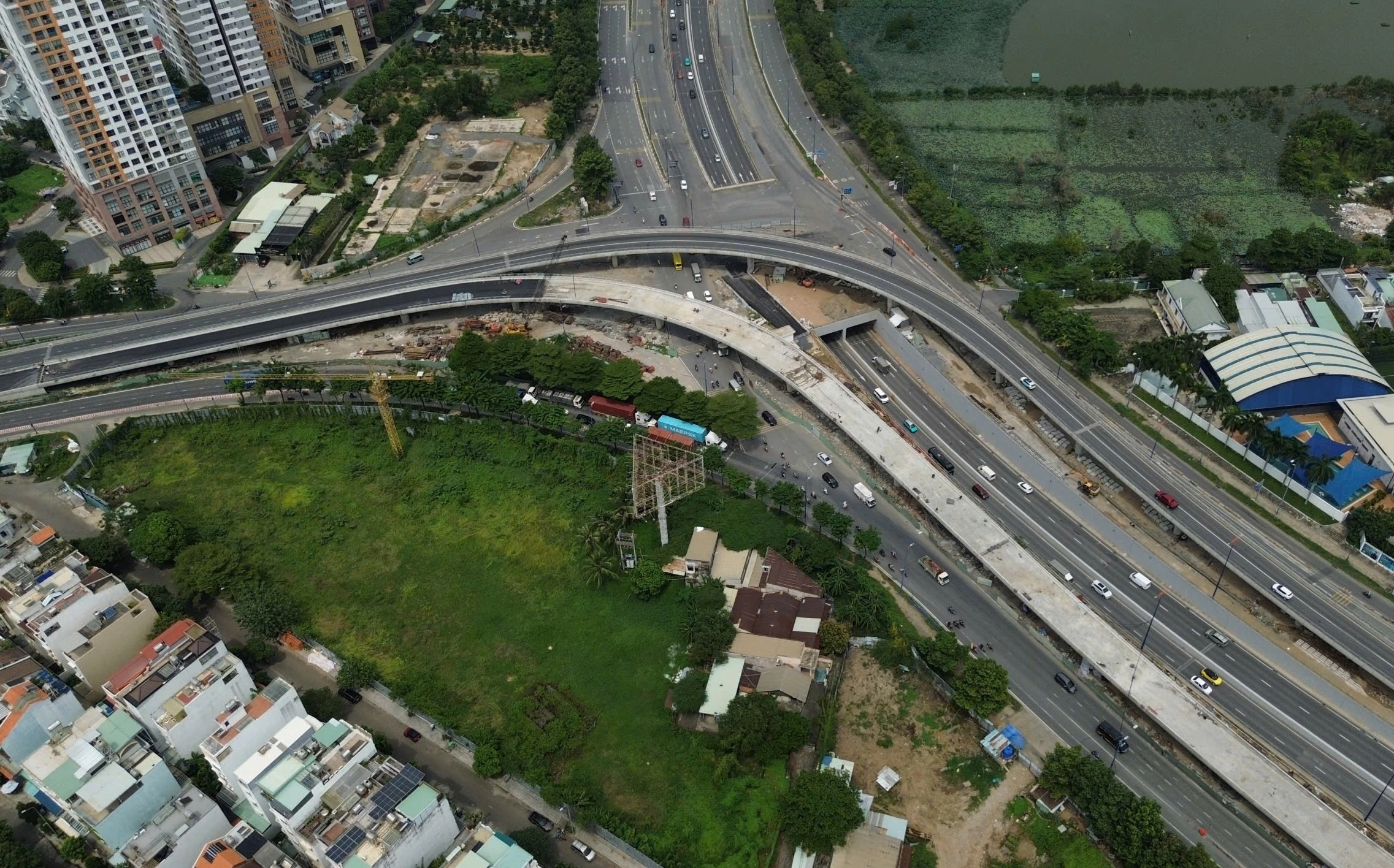 Another bridge ramp at Ho Chi Minh City's largest interchange set to open