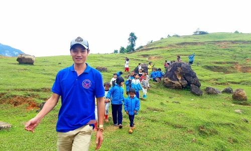 Teacher "the crazy" spends 26 years building mountain schools