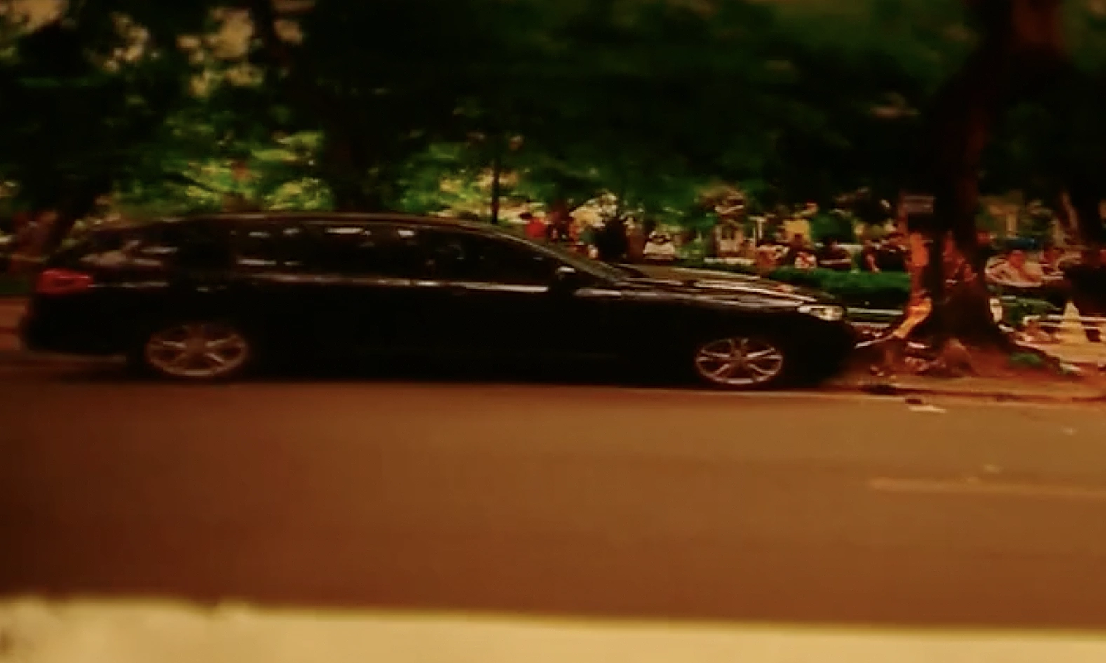 Hanoi police address traffic accident on Nguyen Huy Tu street