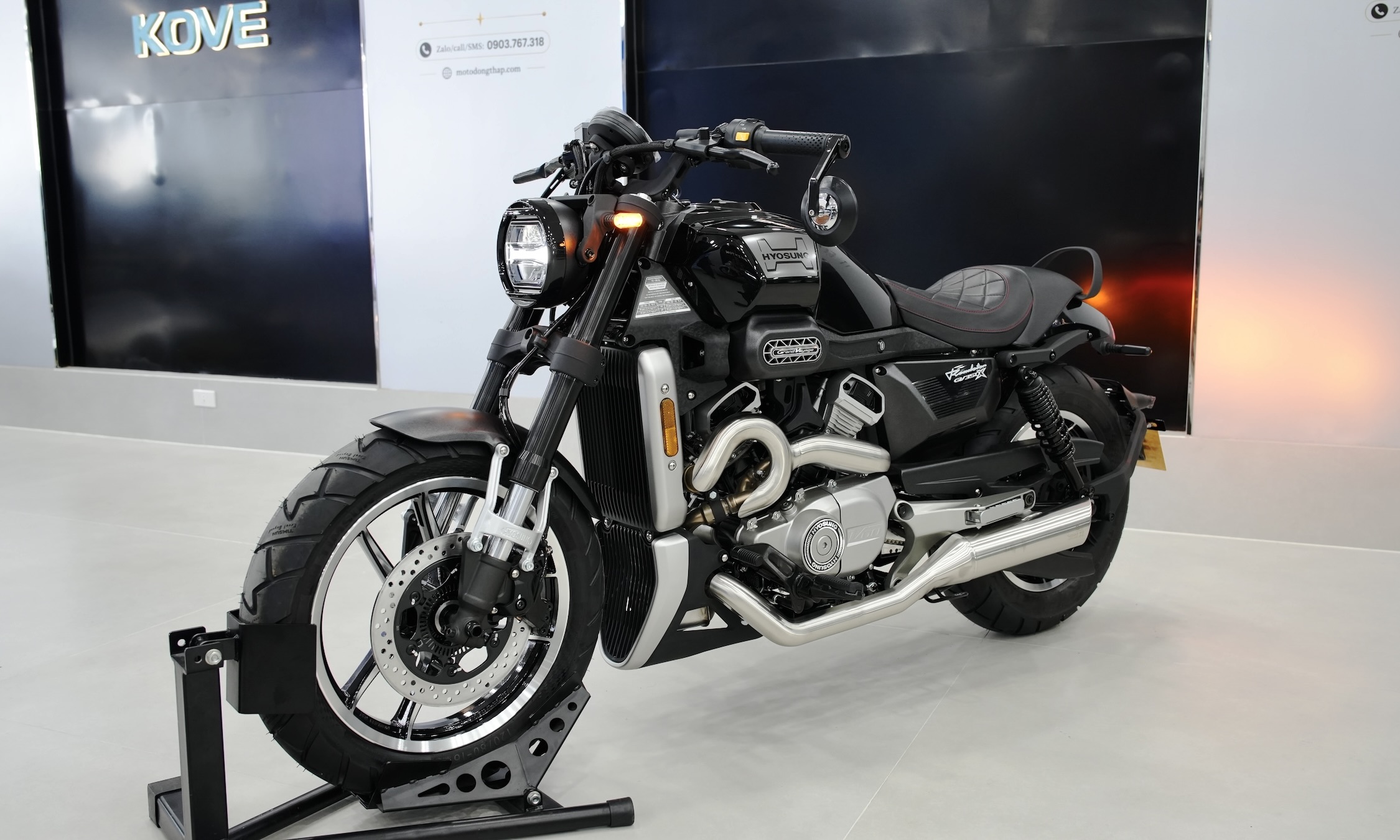 Hyosung GV350X: a Korean cruiser motorcycle priced at 135 million dong
