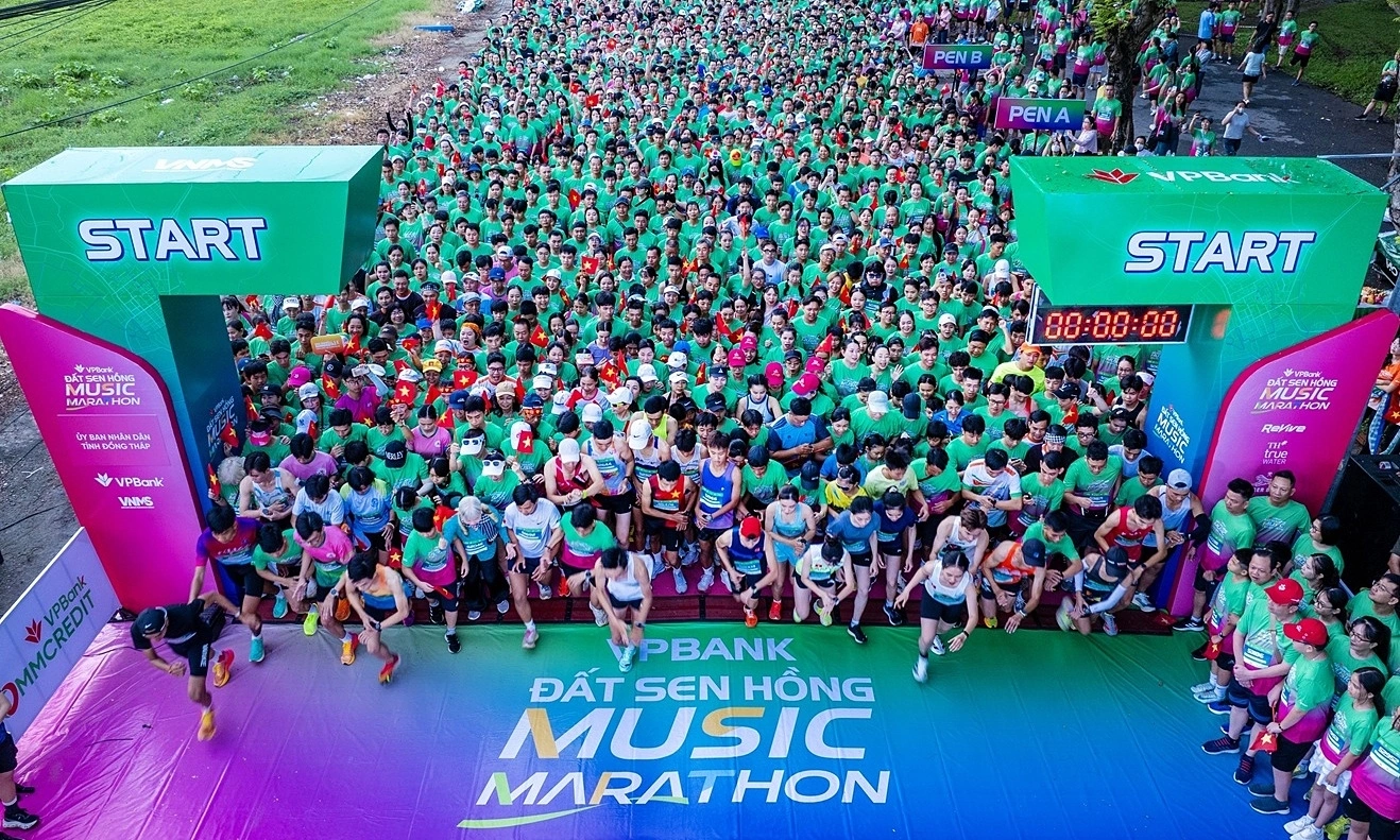 A series of offers for runners to get tickets for VPBank Dat Sen Hong music marathon 2026