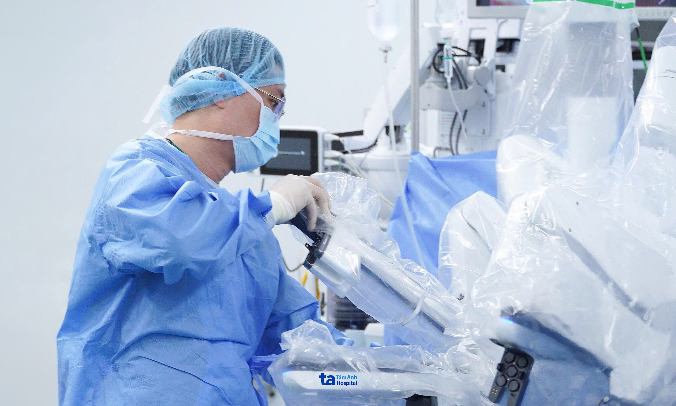 Robot surgery removes pancreatic mucinous cyst, preventing cancer