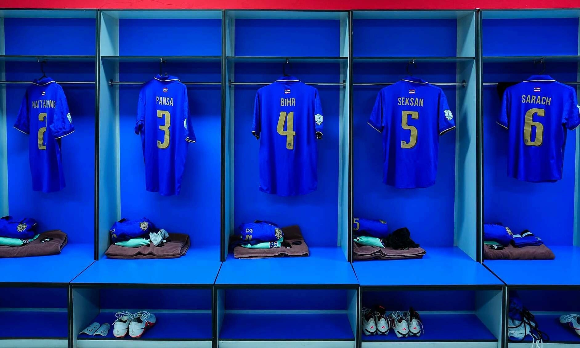 Thailand - Singapore: hosts make six changes