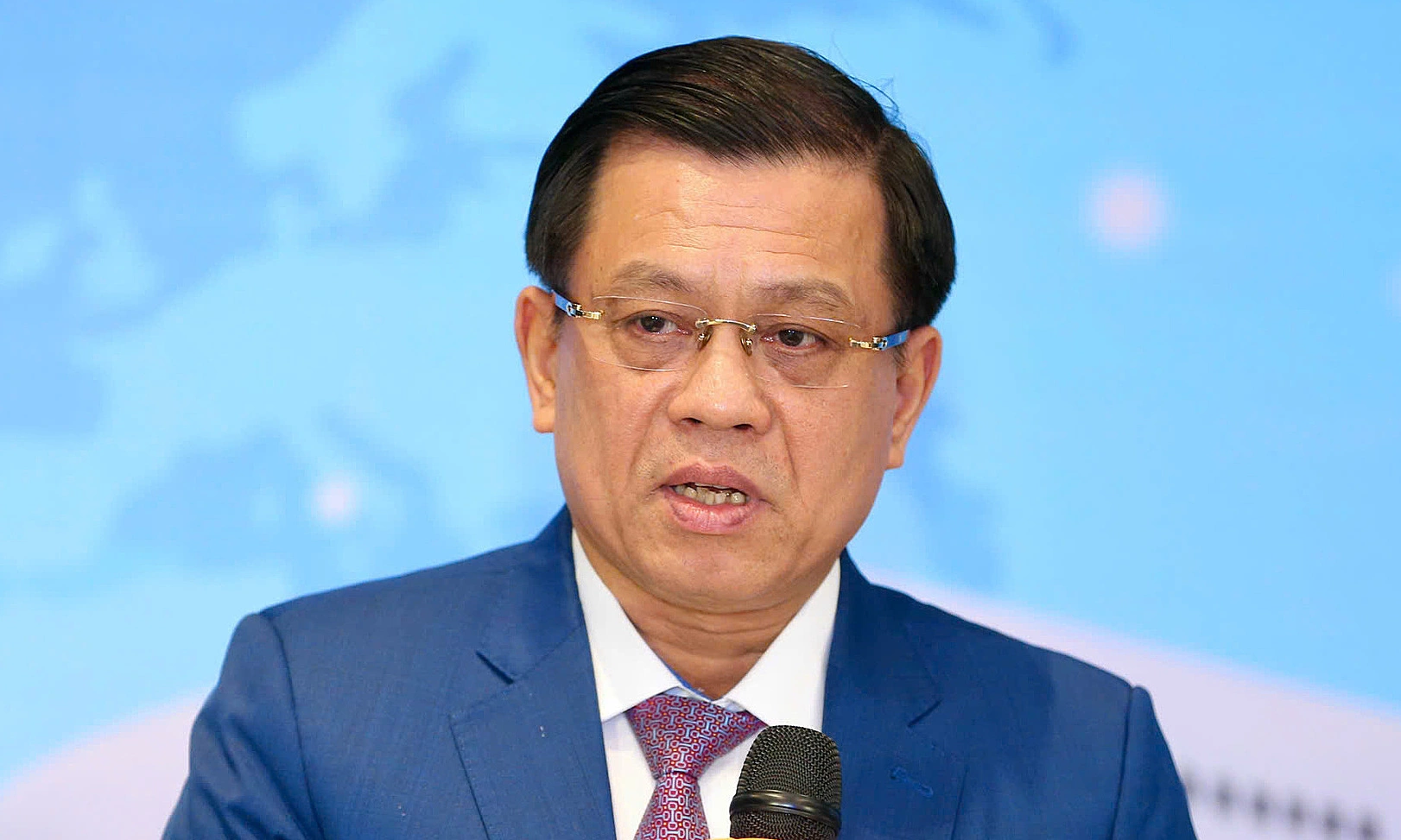 Former deputy minister Nguyen Ba Hoan on trial in 31 billion VND extortion case