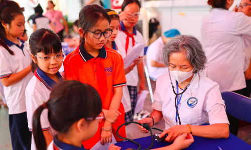 Over 2,2 million Hanoi students receive free health check-ups