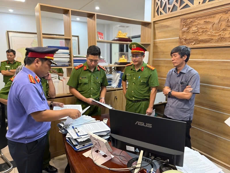 Director of Hue City project management board expelled from party