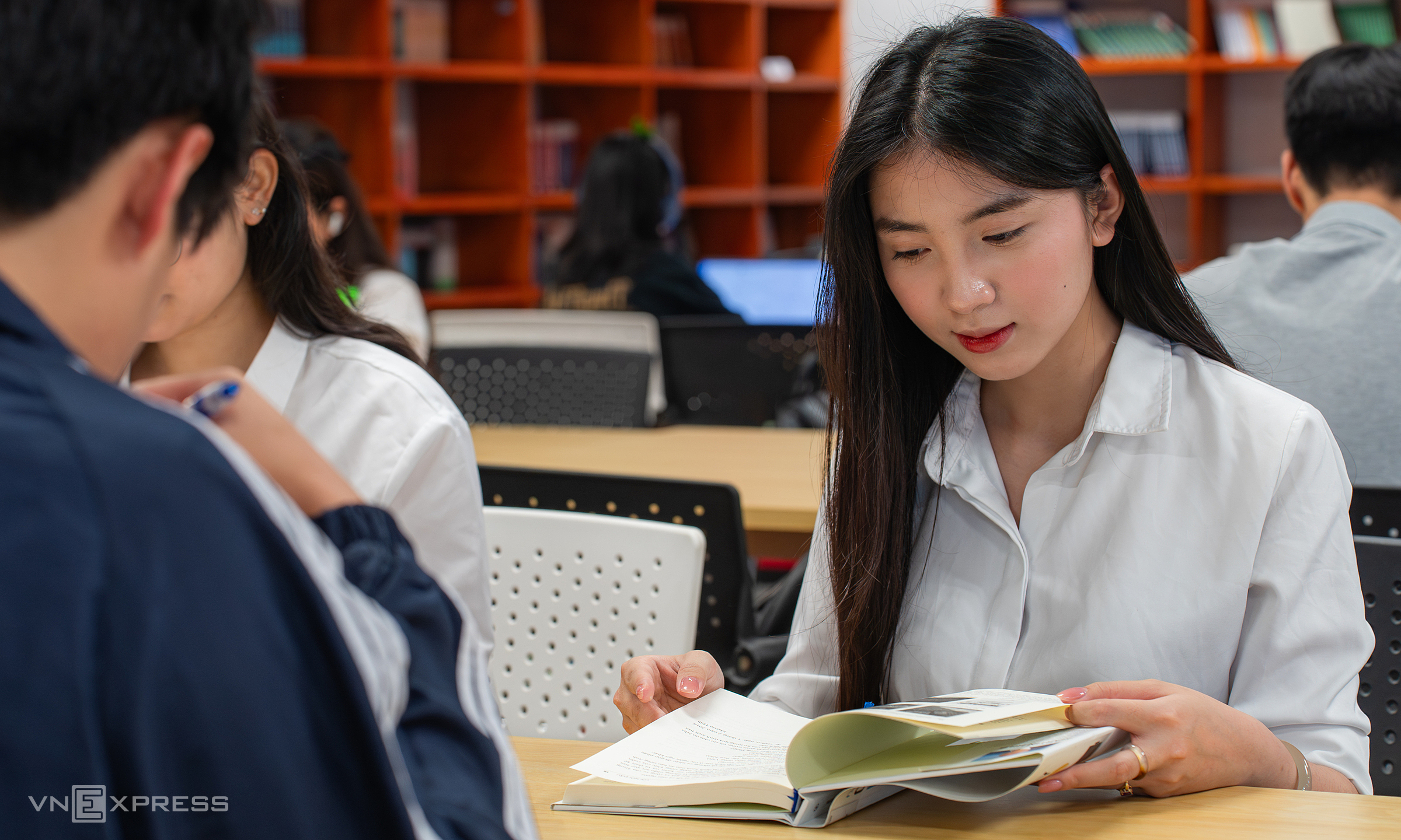 Full scholarships for 1,500 individuals to study strategic technology abroad