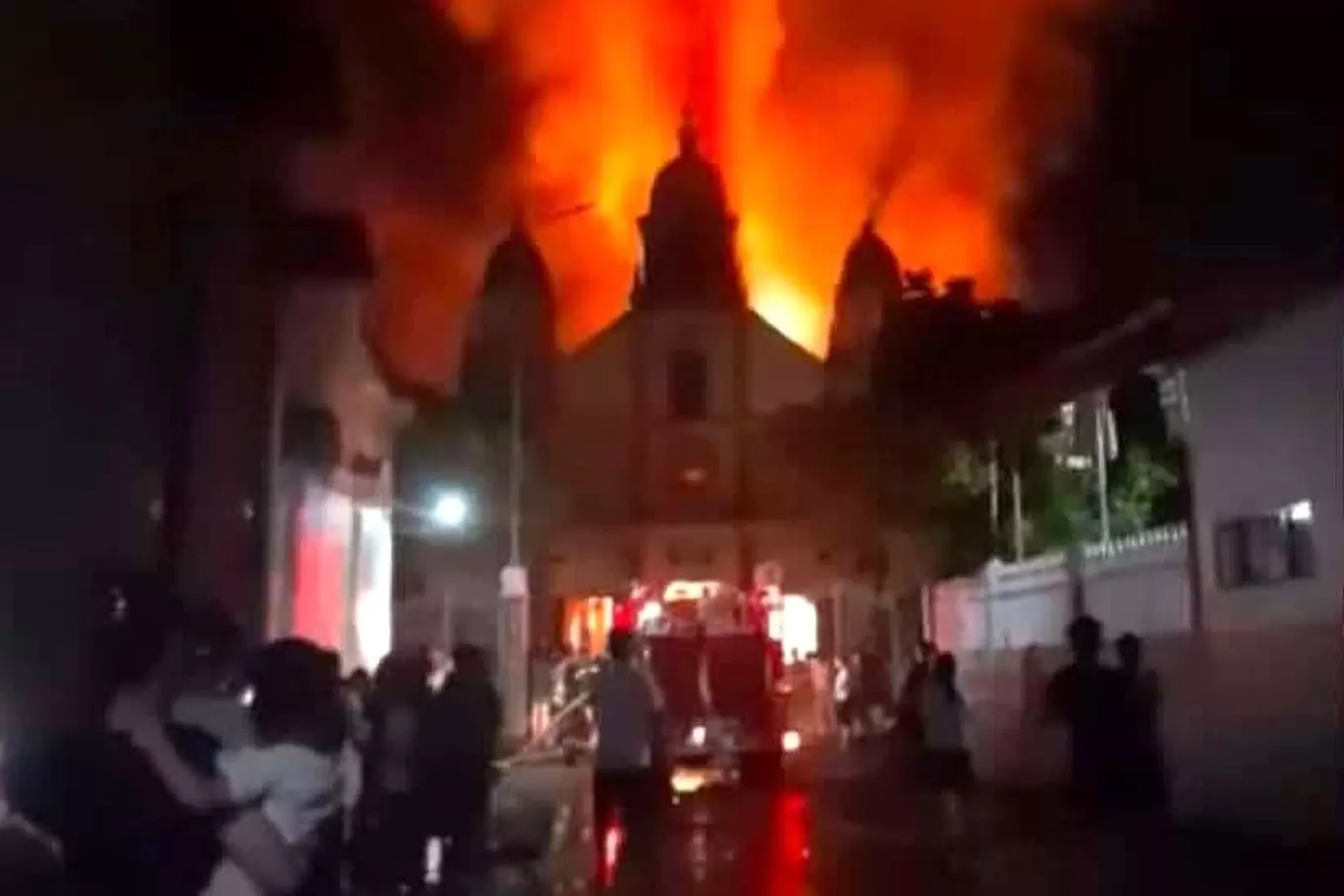 Major fire at church in Ninh Binh