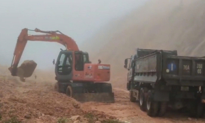 Landslide causes national highway blockage in Quang Ngai