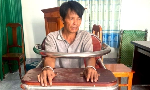 Man attacks father-in-law, threatens police with knife