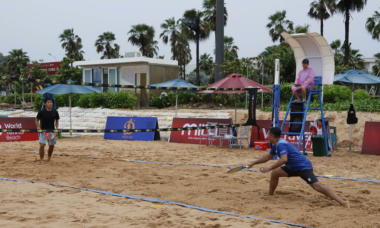 International athletes ignite beach tennis tournament at NovaWorld Phan Thiet