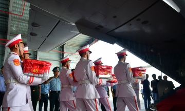 Military aircraft transports over 7,100 fallen soldiers' remains to Hanoi