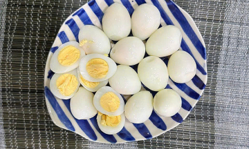 Should you eat boiled eggs and drink coffee for breakfast to lose weight?