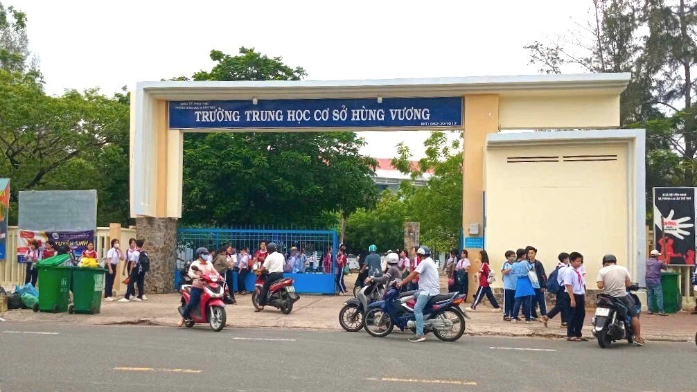 Nearly 1,000 principals and vice-principals in Lam Dong transition to teaching roles