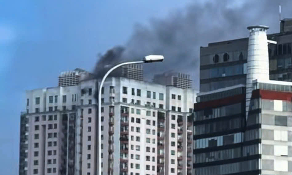 Fire on 25th floor of TP HCM apartment building