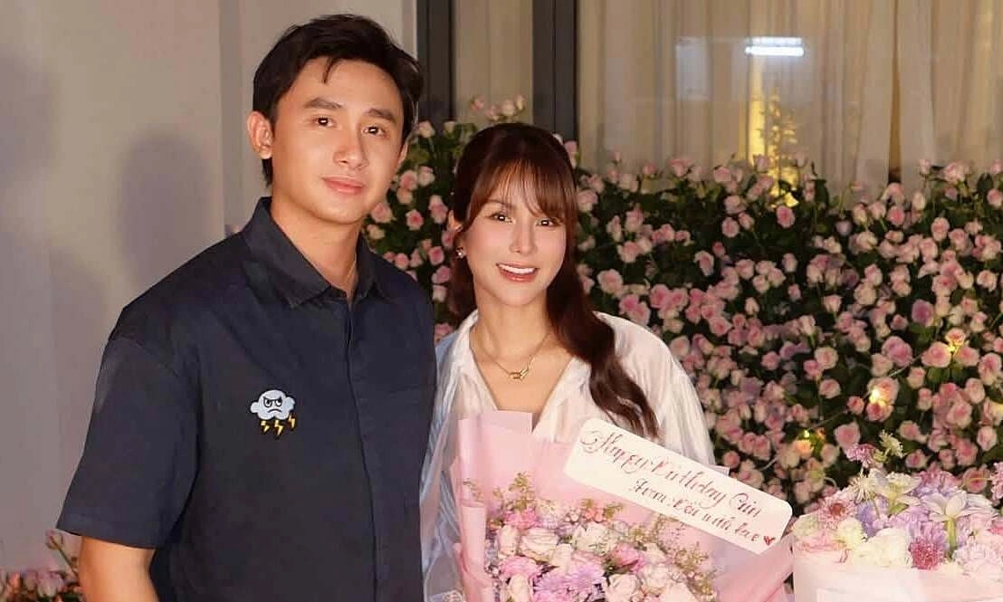 Diep Lam Anh receives 6,836 roses from boyfriend