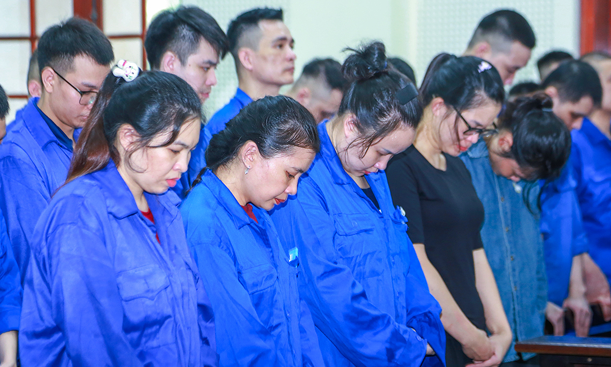 Fake 'beautiful girl' scam causes 68-year-old tycoon to lose 41 billion dong