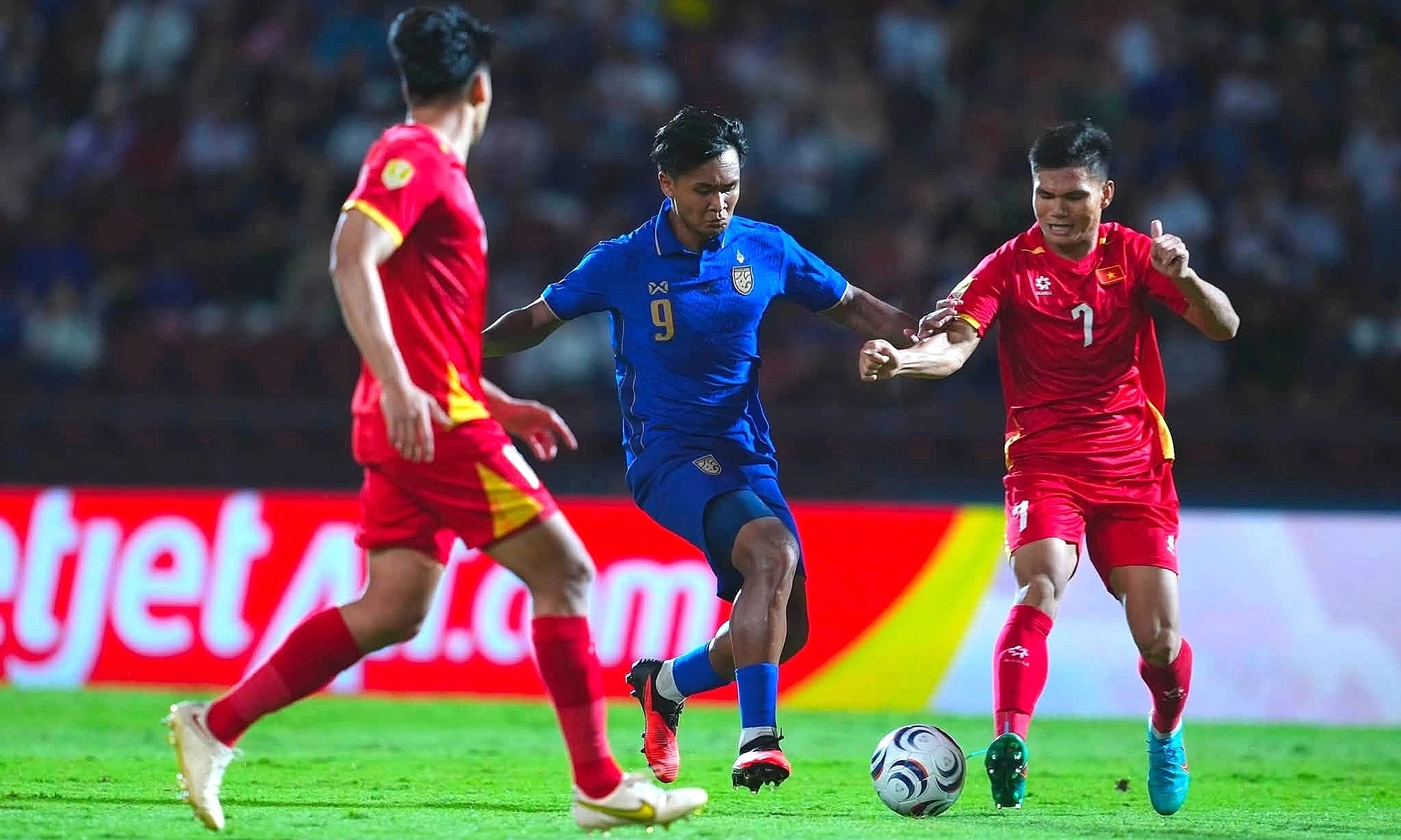 Thai striker: 'We will try our best to take the cup from Vietnam'