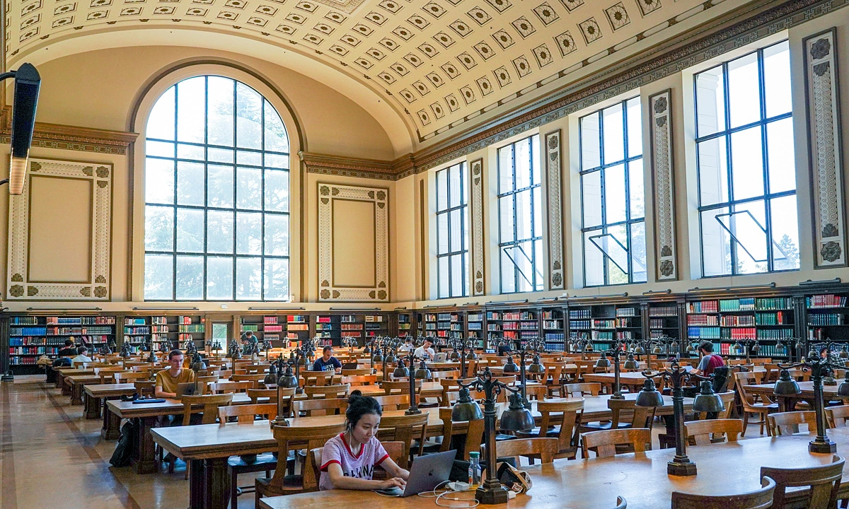 U.S. university freshmen struggle with middle school math, professors sound the alarm