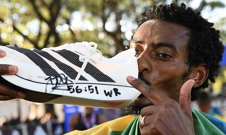 Kejelcha reclaims half marathon world record
