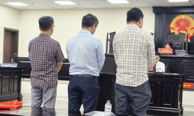 Former principal of Hanoi Tourism College on trial for alleged misuse of A80 funds for nearly 1,000 students