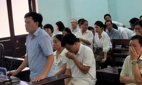 Three former judges, prosecutors in Hue sentenced to prison for accepting bribes from defendants