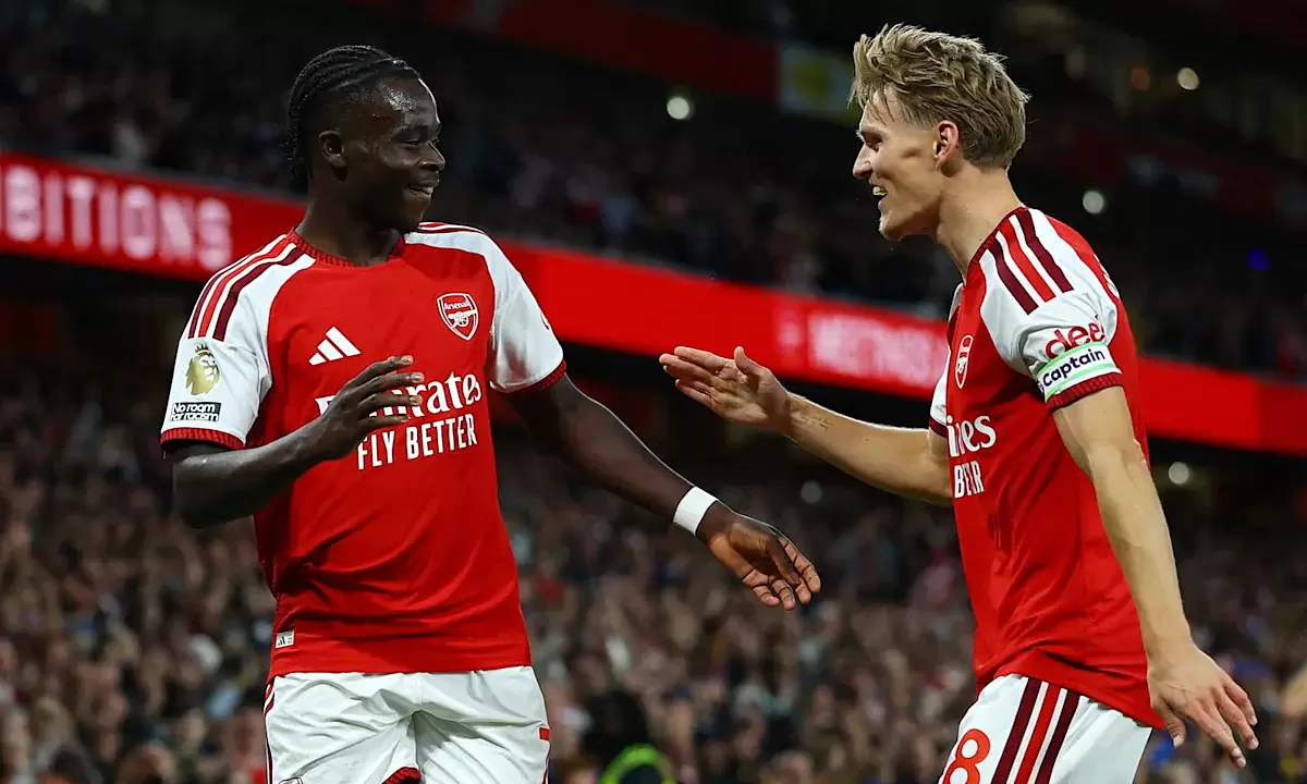 Neville: 'Liverpool, man city not strong enough to compete for championship with arsenal'