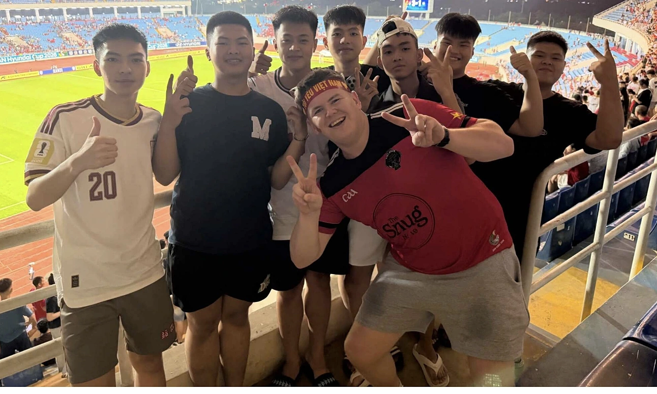 Westerners become passionate fans of Vietnam's national football team