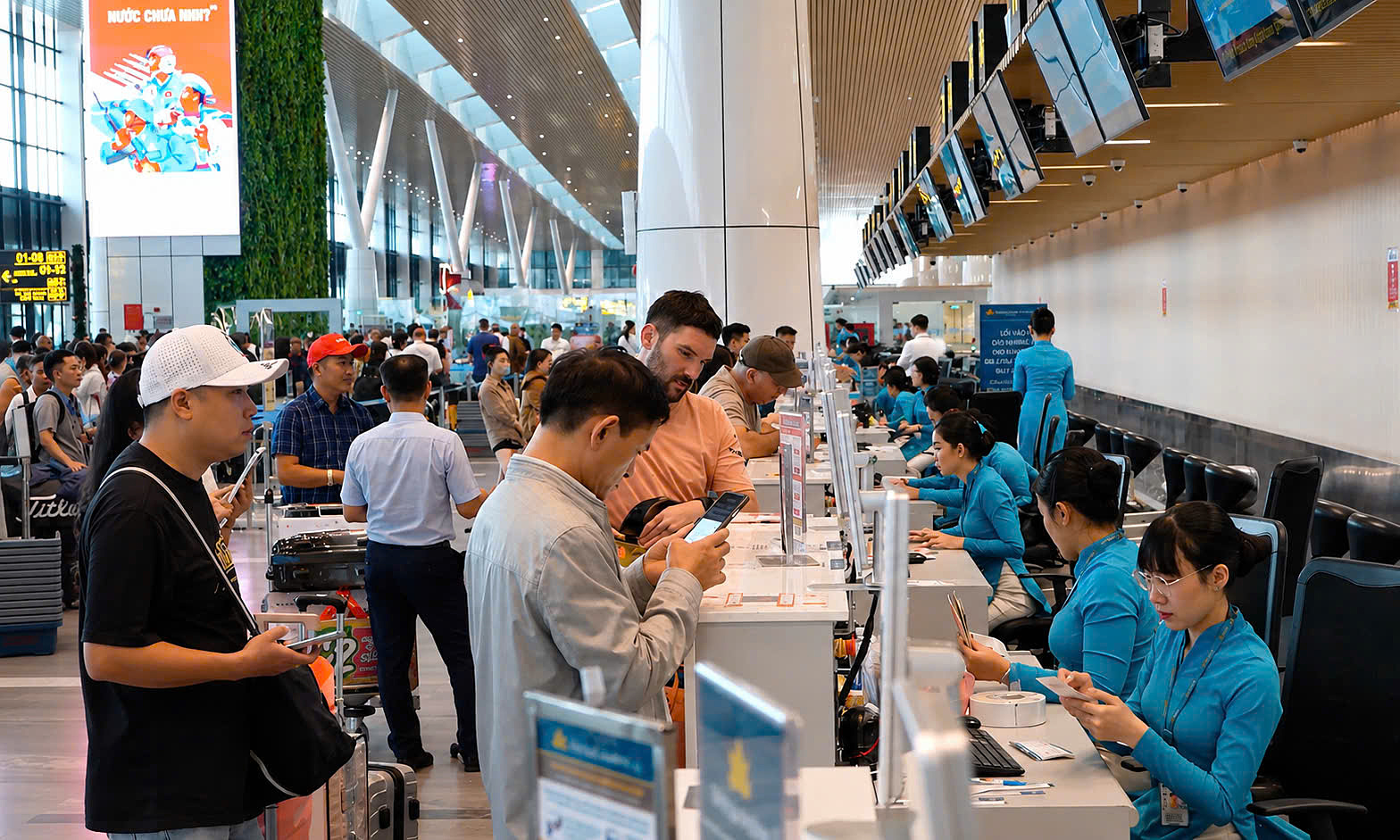 Vietnam Airlines releases nearly 3,7 million Tet tickets