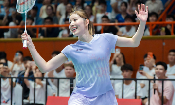 Japan's 'badminton goddess' shines brightly in Hanoi