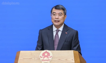 Prime minister: Chinese enterprises must boost high-quality investment