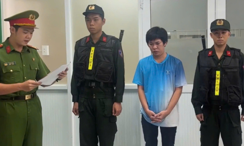 Couple arrested for selling over 11,000 fake Havaianas sandals