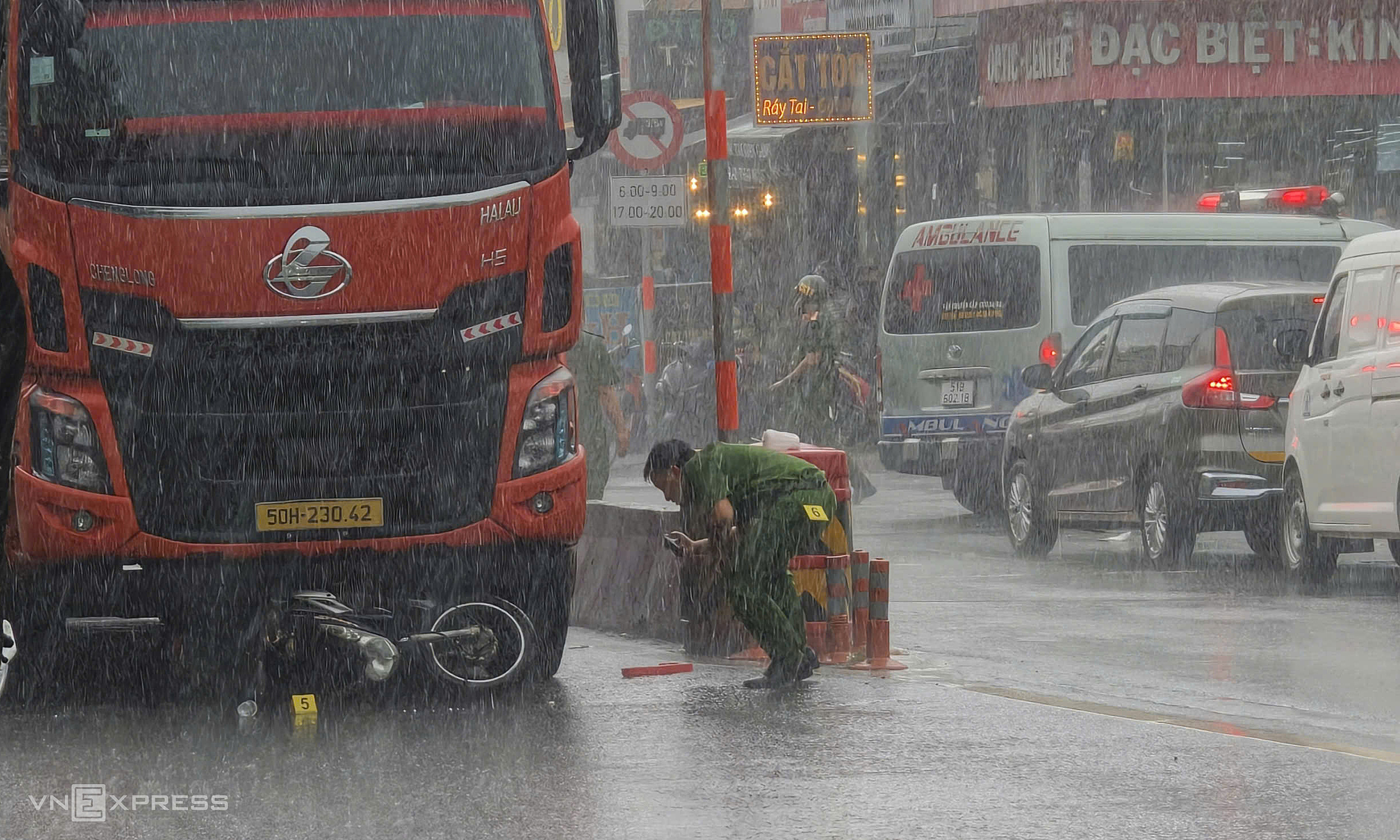 Couple dies after truck collision in Ho Chi Minh City