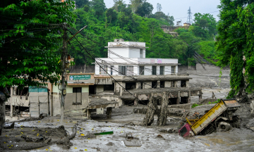 160 dead in flash flood at Nepal-China border