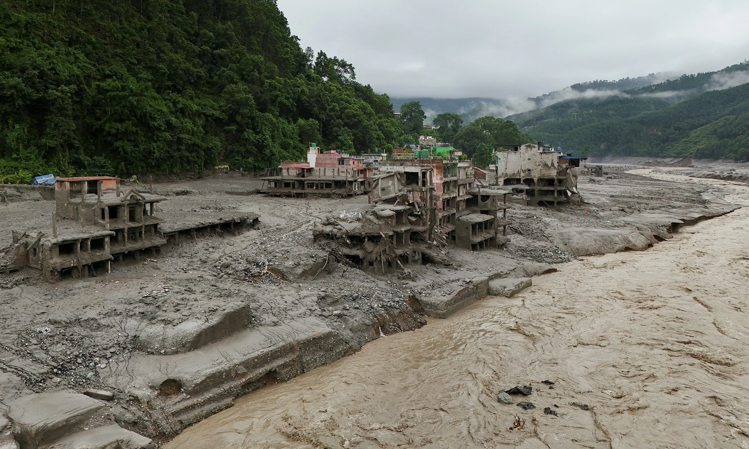 No Vietnamese victims reported in flash flood disaster on Nepal-China border