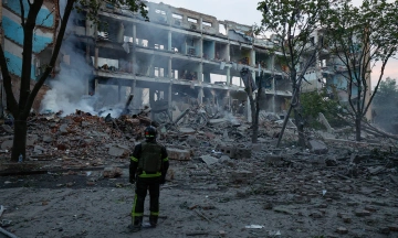 Ukraine launches storm shadow missiles into donetsk city