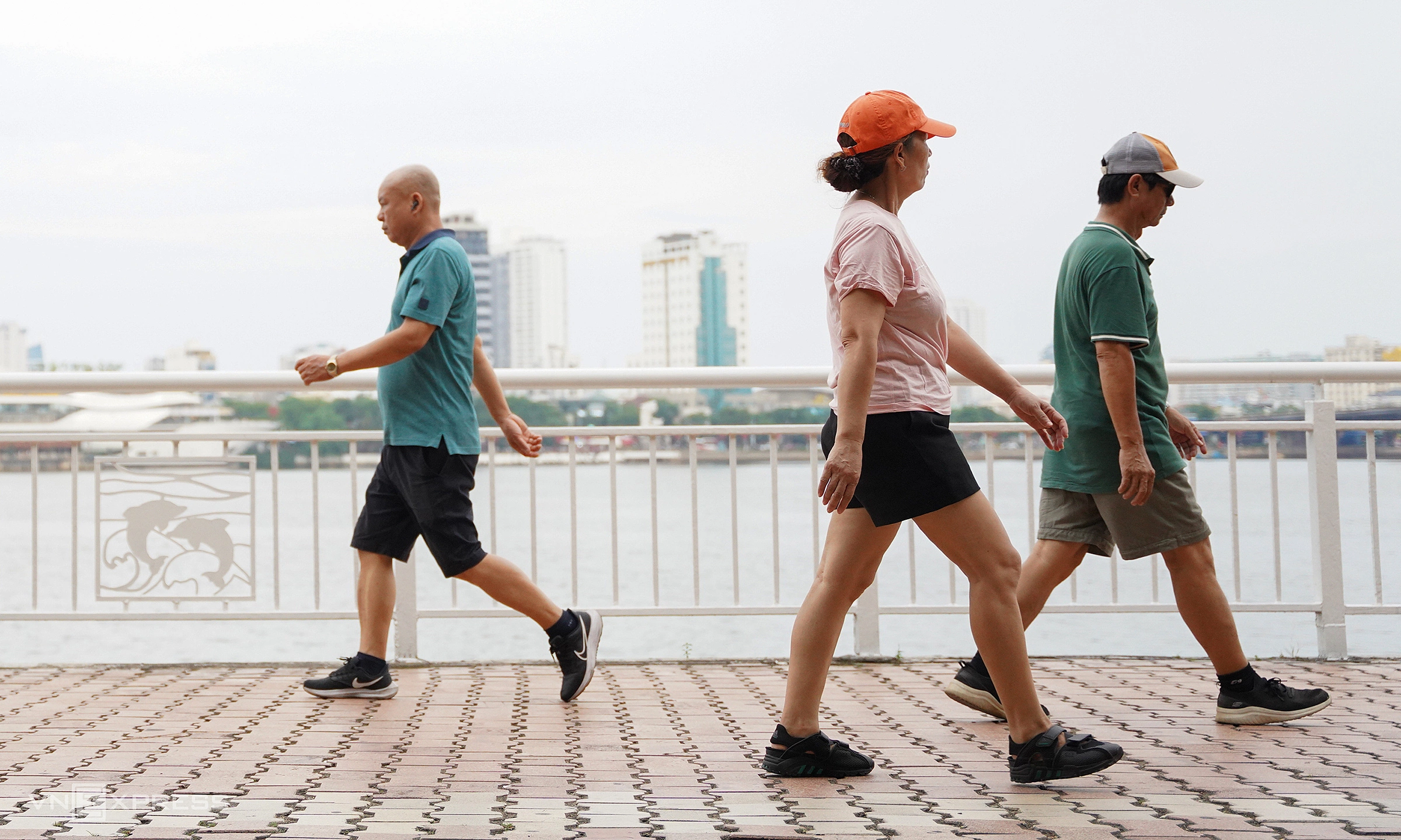 A doctor reveals five simple habits for a long, healthy life