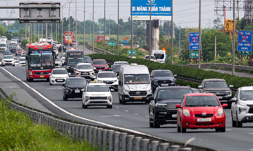 Preventing other vehicles from cutting in on highways