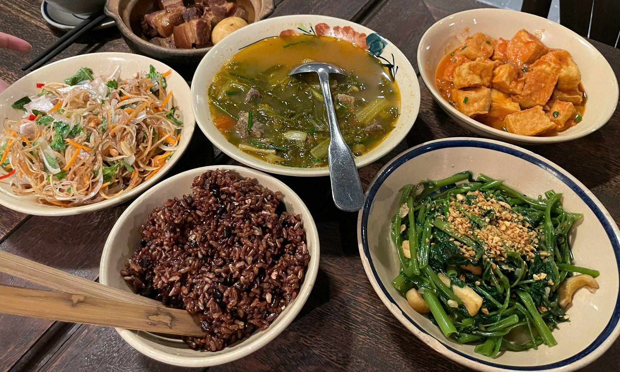 Should pregnant women with gestational diabetes only eat brown rice?