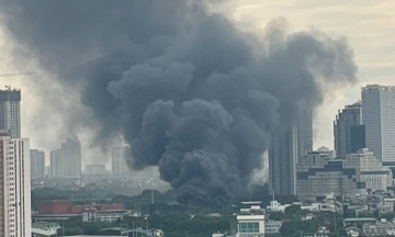Fire at car customization workshop in Hanoi