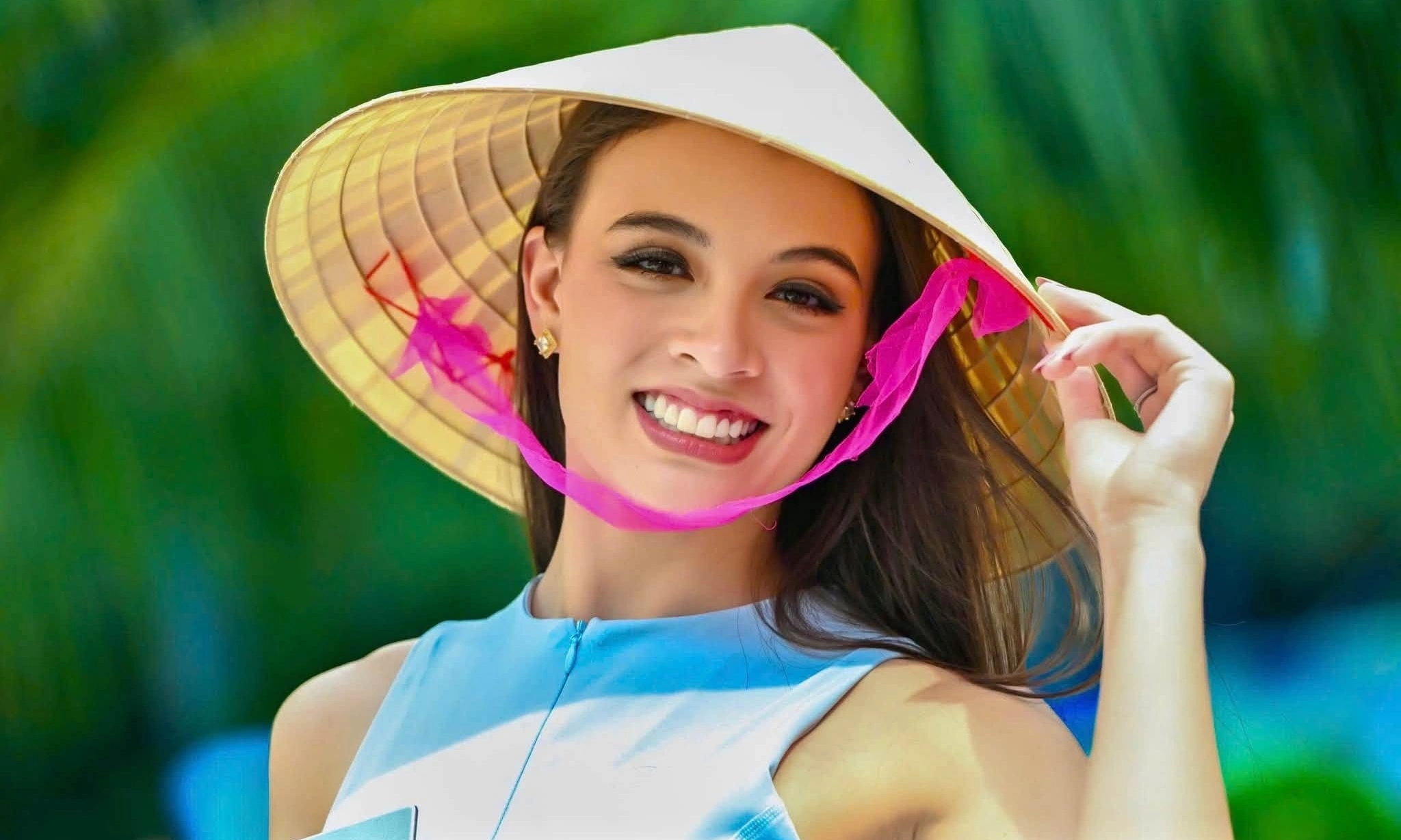 Eighteen-year-old beauty stands out at Miss World 2026