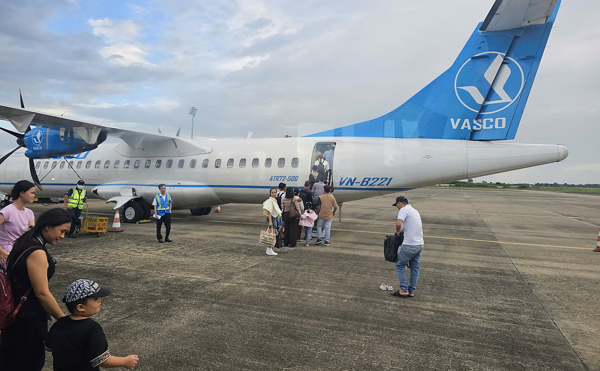 Plane to Da Lat forced to return to terminal before takeoff
