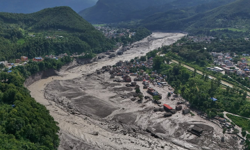 Climate threat from Nepal glacier collapse