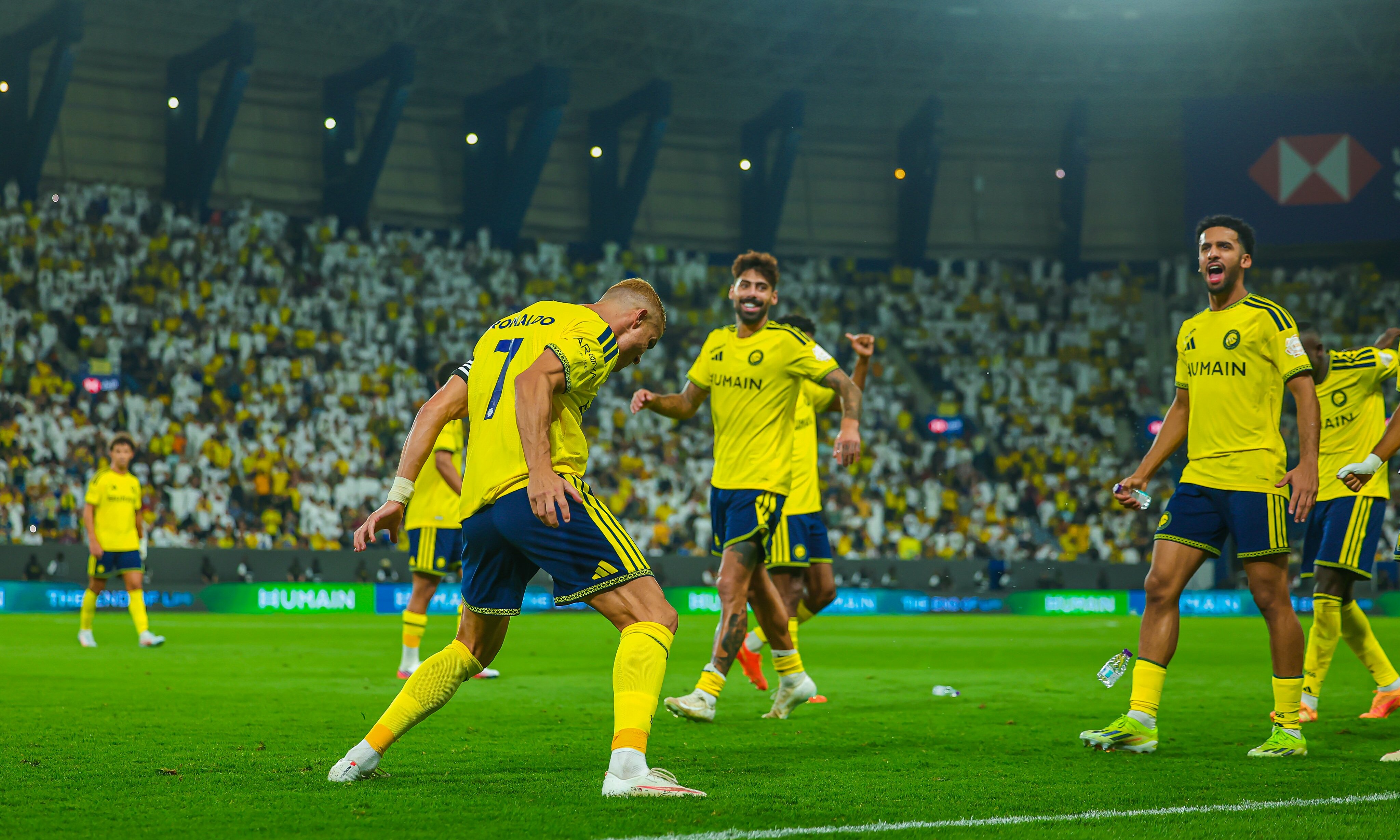 Ronaldo helps Al Nassr keep perfect record