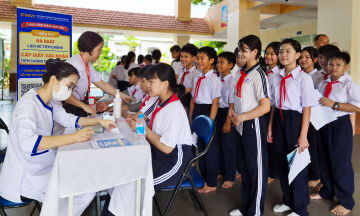 Over 200,000 students receive vaccination review before school year
