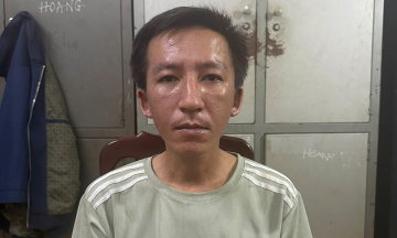 Man surrenders after killing his mother